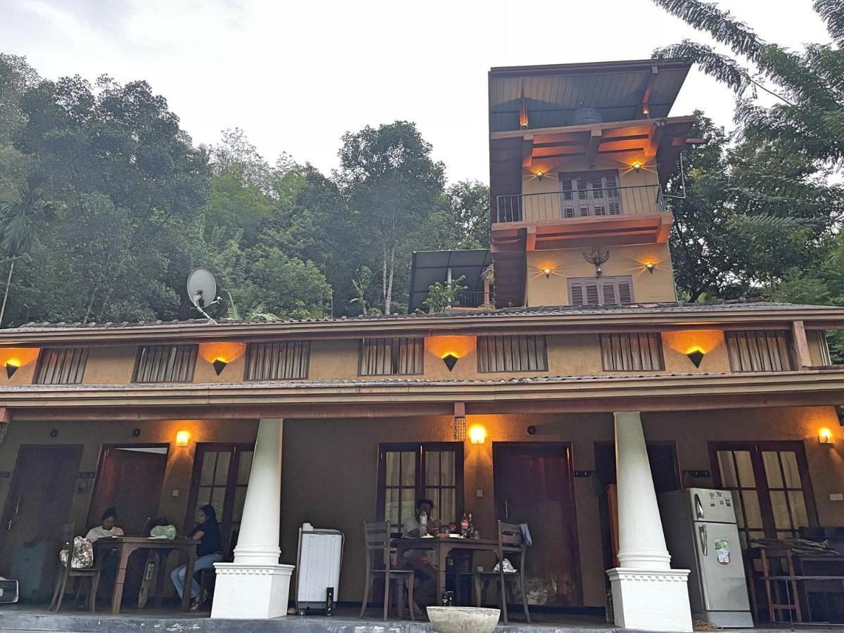 Eagles Lodge - Kandy Digana Bagian luar foto